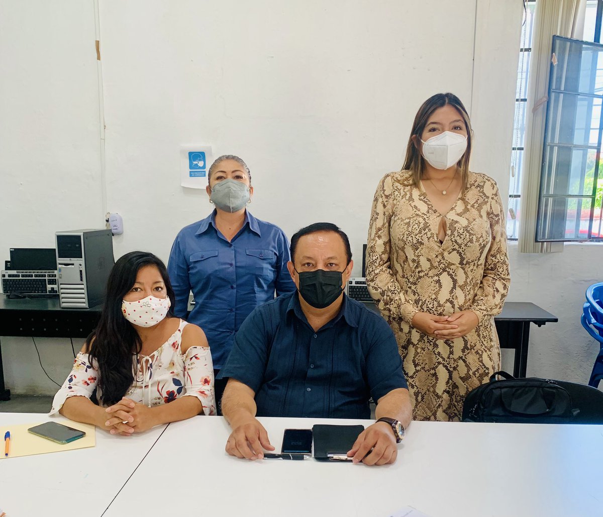 abimeridescobar's tweet photo. Un gusto saludar a buenos amigos de la #DGBS y al Secretario Técnico de la Comisión de Atención a Grupos Vulnerables, Migrantes y Personas con discapacidad del @MorelosCongreso @gallardolpzalex #DireciónGeneralDeBienestarSocial Administración 2019-2021 🇲🇽 #Xochitepec https://t.co/NwiRdW3hzs