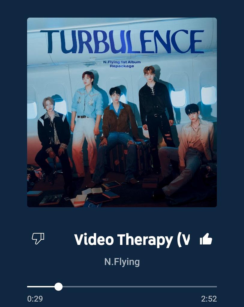 LEE_chiii's tweet photo. Seunghyub is not gonna let me rest wit the rap skills eh!? #엔플라잉 #NFlying #NFlying_is_back #TURBULENCE https://t.co/pQHizq9xLa