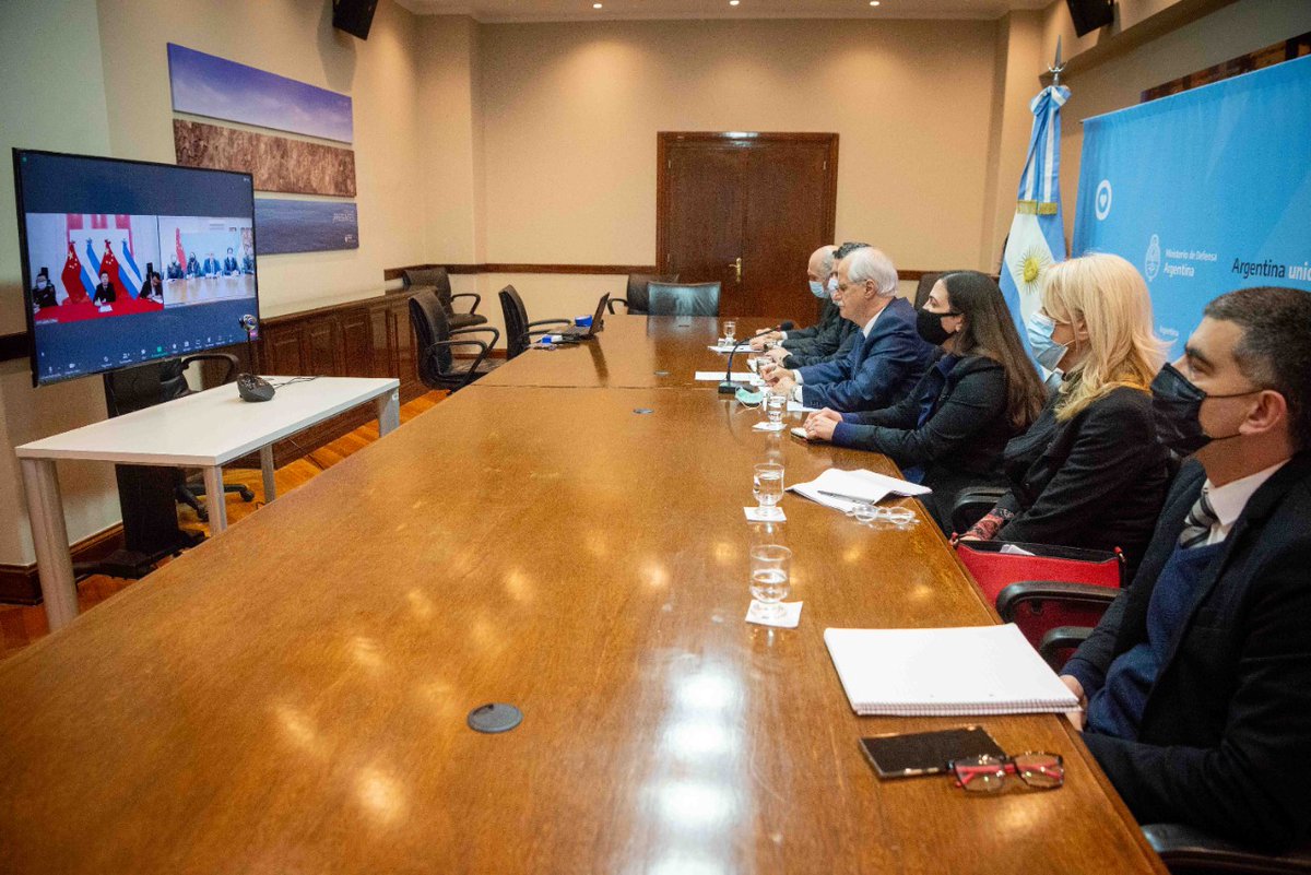 Esta tarde mantuvimos un encuentro virtual con el Embajador de China, Xiaoli ZOU, para repasar la agenda de cooperación bilateral y los intercambios en capacitación. 🇨🇳🤝🇦🇷