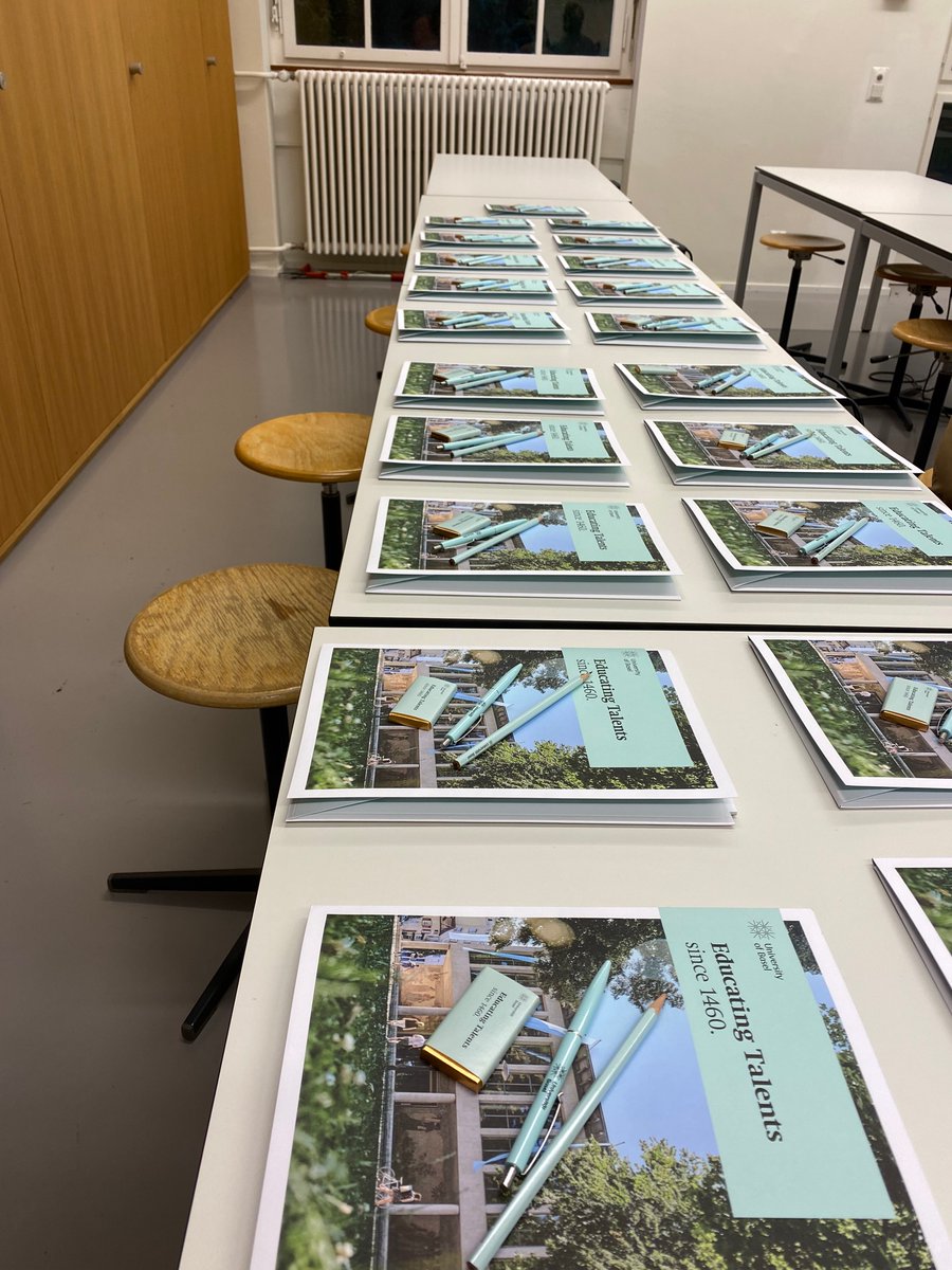 MaevaLuxey's tweet photo. Ready for the DevBioArt science day ? 🐠🐥🌱🎨 🖌 @UniBasel in partnership with @DidactiqueVis and @sfbd_biodev
Many thanks to our sponsors that made it possible @eucor @DialogueScience
#scicomm #biodev #visualart https://t.co/wtq69DXzDY