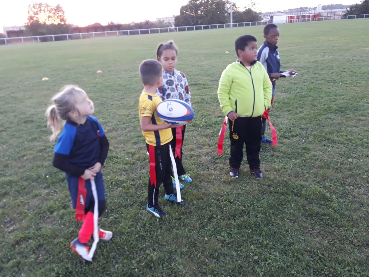 ESSRugby's tweet photo. Rien de mieux que de voir des enfants s'épanouir de semaine en semaine et progresser. 💚❤ https://t.co/D5ny53eTWP