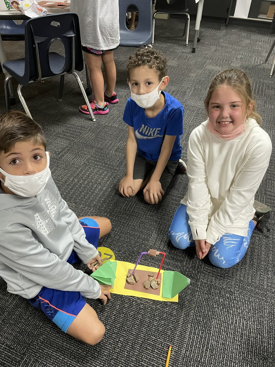 STEM_MVES's tweet photo. Second graders planned, gathered materials, and created a device that would keep food safe from animals while camping. Their determination and innovation amaze me each day! @MVESGainesville @2ndgrade123 https://t.co/3TbXbWQVNc