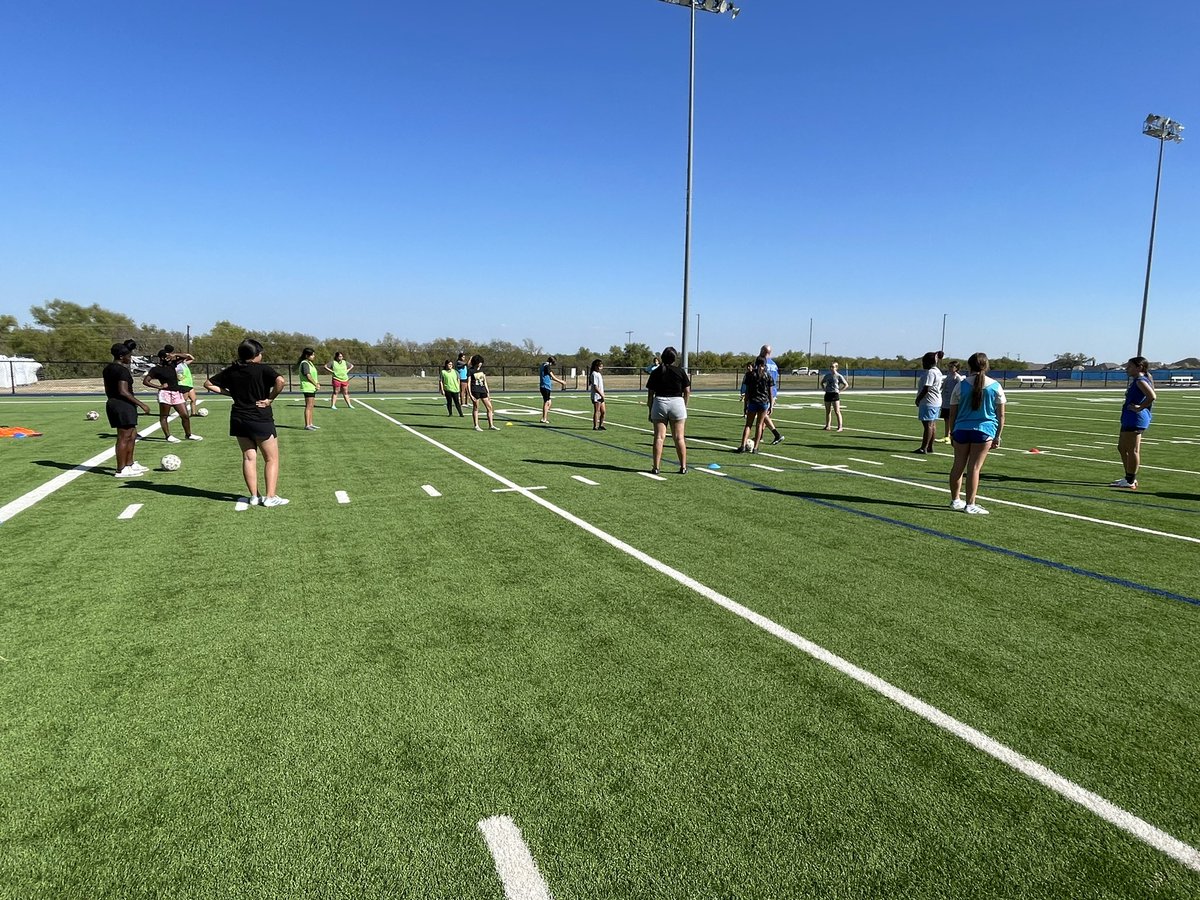 JVB working hard on possession o#in tight spaces and moving off the ball.