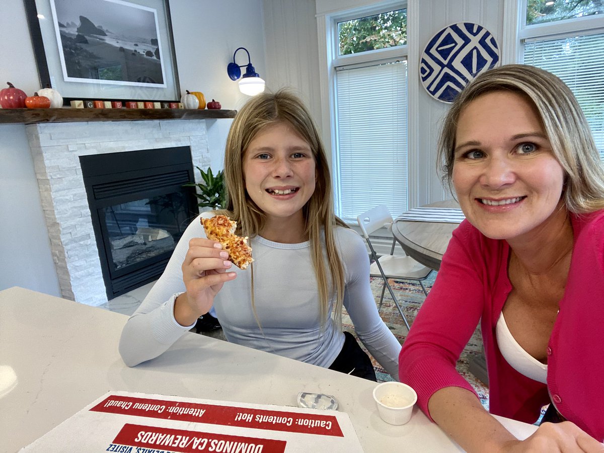 JohnsonFdk's tweet photo. Take a night off! No cooking in support of @BirchviewDunes @SCDSB_Schools @dominos #goblazers #pizzanight https://t.co/Qi69HgQhJf