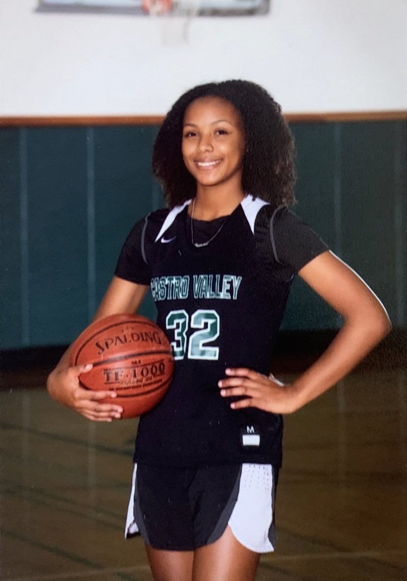 Through her own hearing loss, Castro Valley guard Lauren Green wants to help others and give back to the community. 

(📸 Courtesy of Lauren Green)

Story: westcoastpreps.com/through-own-ad…