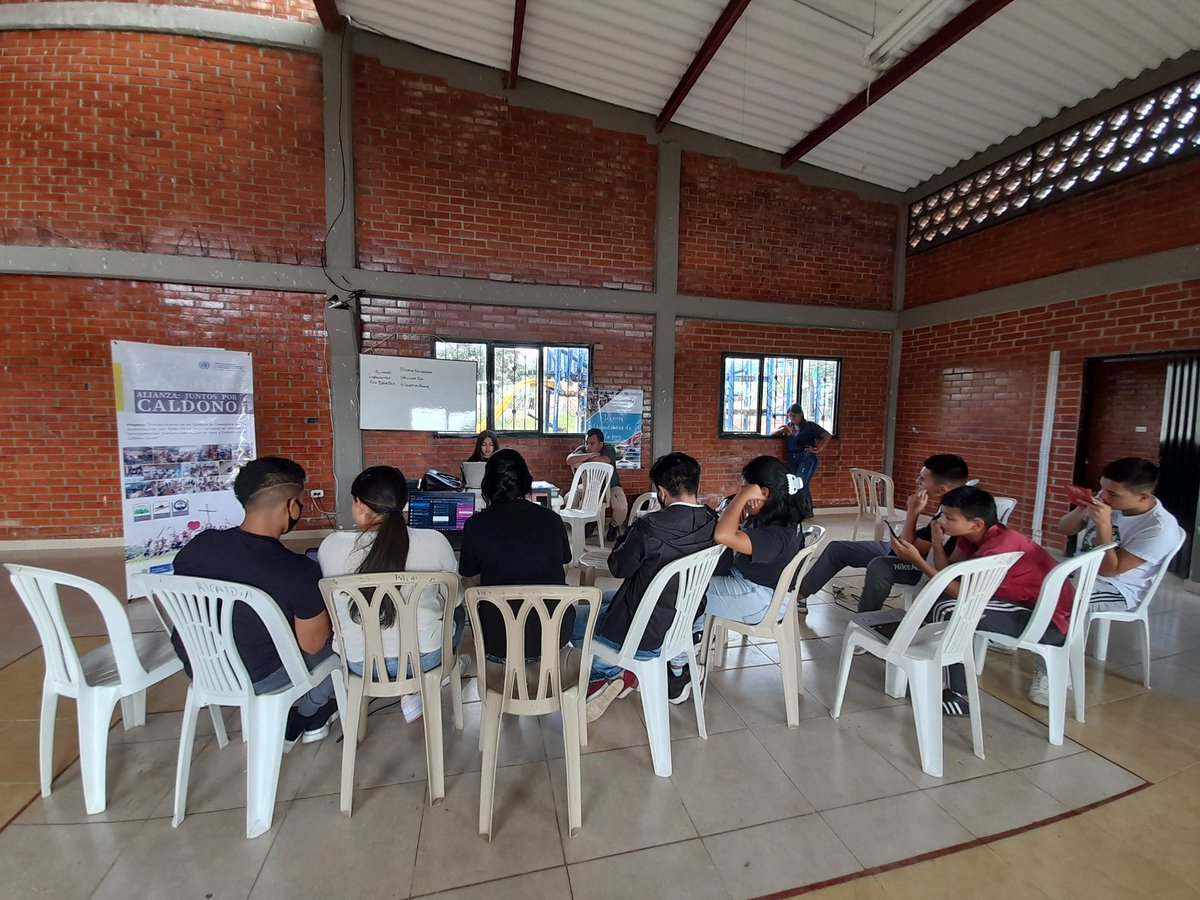 CaldonoPor's tweet photo. #Hoy los Jóvenes Guardianes de la paz siguen formandose en temas de formulacion de proyectos. 
 #ElFondoAvanza #FondoUNOcol #PazDesdeLaBase #SomosLaPaz 

@FondoONUCol  @CaldonoPor  @ONU_es  @CaldonoPor https://t.co/Jn1JUTfnNY