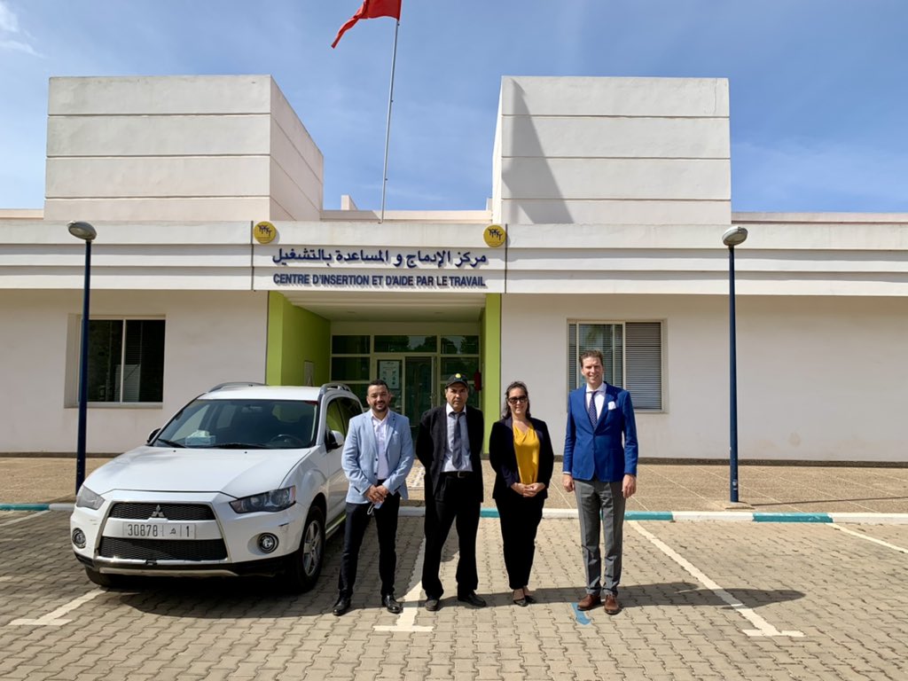 TromlerMiklos's tweet image. Mardi 12/10 on lance la 1ère action de sensibilisation de la jeunesse avec #CIAT pour le #compostage le #tri #sélectif et la protection de l’environnement. Grâce à #Profikomp on offre des composteurs et à #Attawafouk la solution de tri des déchets ♻️ une chaîne de valeur complète