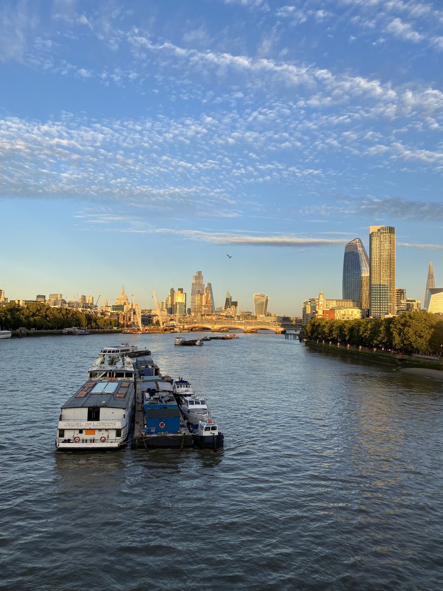 London looking so pretty in this evening’s autumn sunshine 🌞 #loveLondon #Autumnvibes