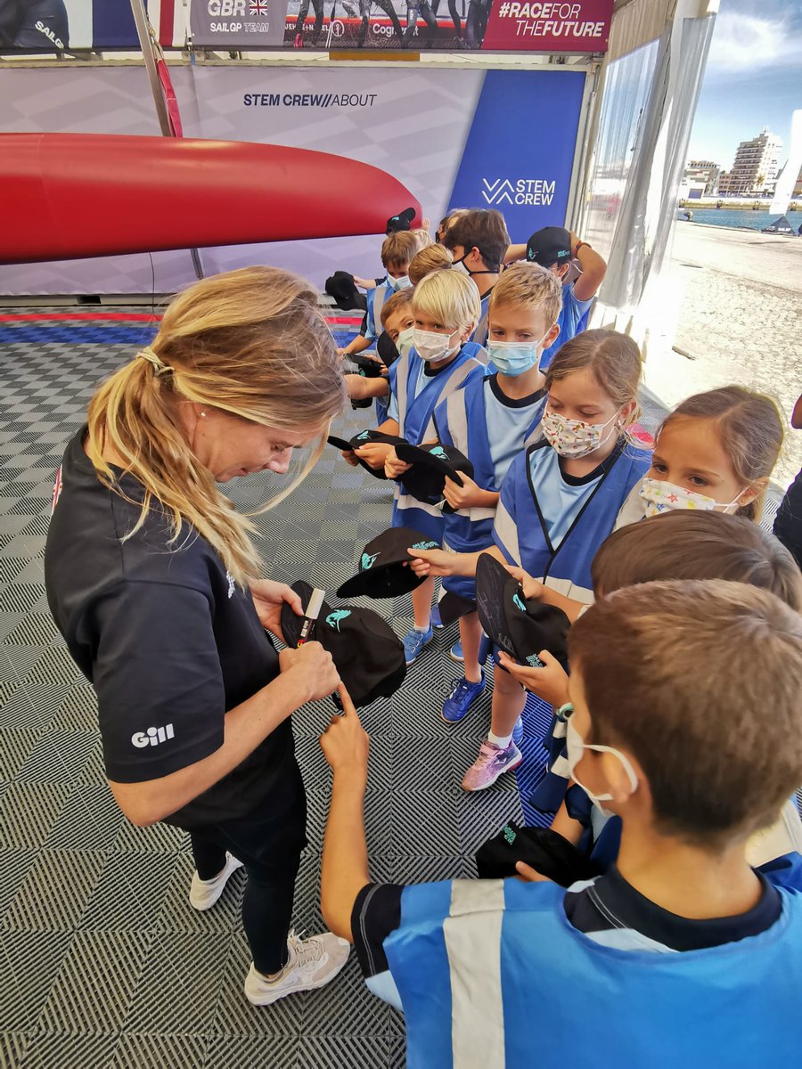 EmiratesGBRSGP's tweet photo. Awesome to host our adopt-a-club Del Club Nรกutico Elcano + #STEMCREW comp winners @BredonHAcademy dialling in for a session with Olympic champ @MattGotrel
Teachers, parents and students find out more via https://t.co/xqyMFw2sL1
#RaceForTheFuture #SailGP #PoweredByNature https://t.co/GmKcOxwTWG