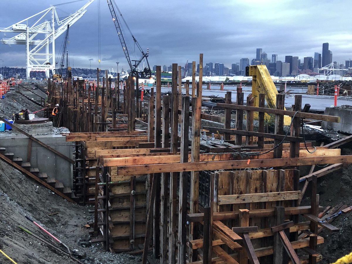 SeaportNW's tweet photo. Terminal 5 construction continues as our contractor installs toe wall piles & prepares the south end for asphalt. We look forward to adding new capacity to the gateway as Phase 1 of the T5 Project ends this January. #keepgoing #T5progress #morecapacity #pnw
@portofseattle https://t.co/nQ4HkzbbUS