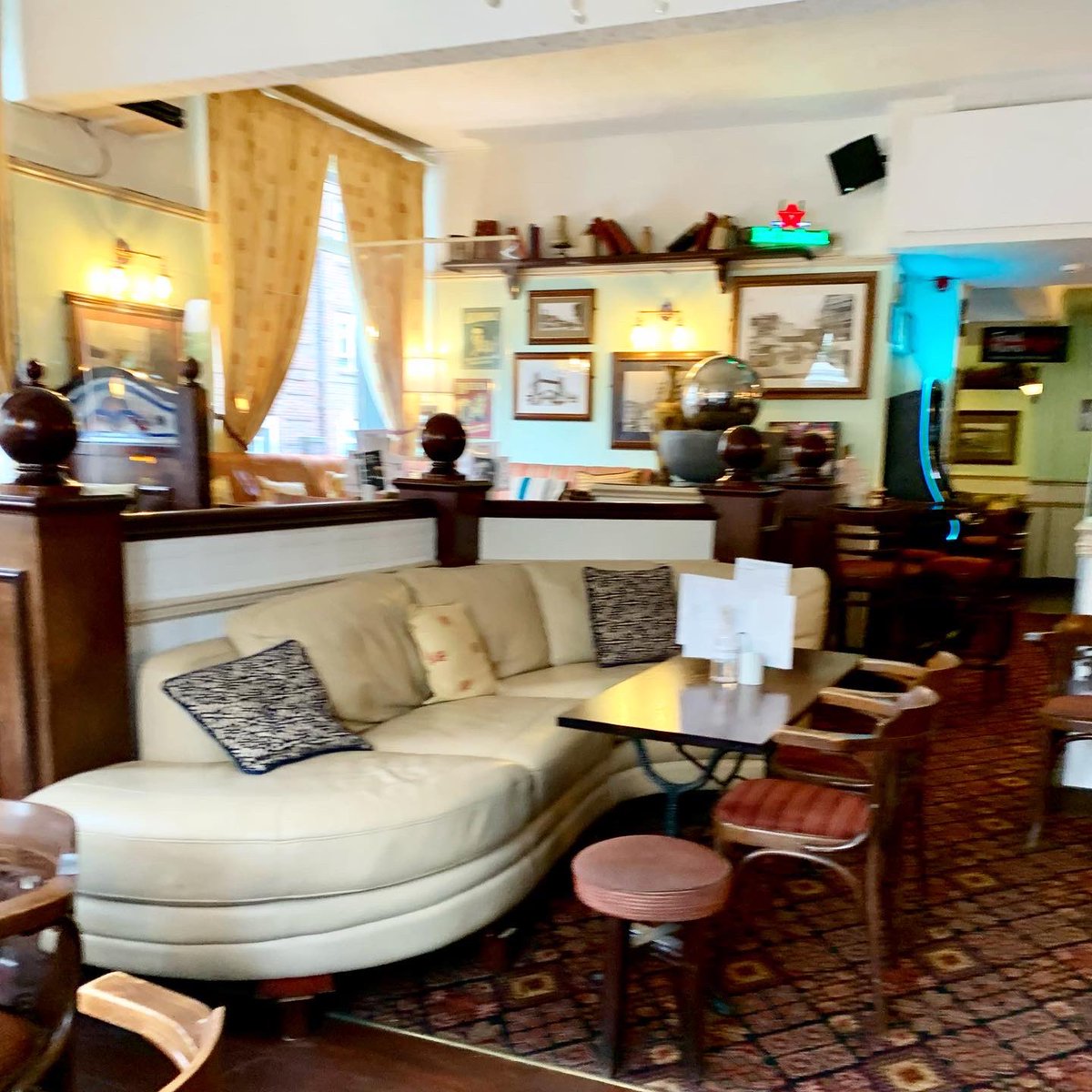 TheLondonPubMap's tweet photo. The Gallery, Pimlico #pub #London #londonpub #pimlico full review 👉 https://t.co/DMwnw92Njw https://t.co/RYGTp7KuAk