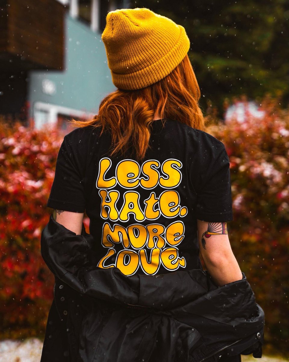 WillySkateCo's tweet photo. New tees available now on https://t.co/IfS04KrRO3 https://t.co/77rohVoNZA