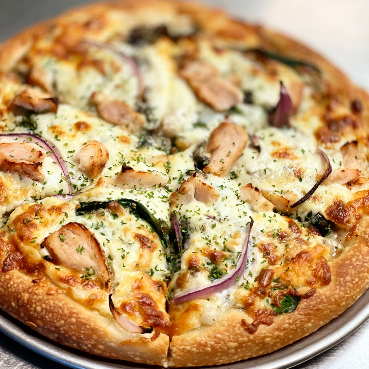 basiles2for1's tweet photo. OCTOBER PIZZA OF THE MONTH 🍕
The Chicken Primavera
Alfredo, mushrooms, spinach mozzarella, chicken and red onion.
Available all October for pick up & delivery. Just call the #pizzaphone
🍕 ☎️ 7809861522
#leduc #pizza #pizzamonth #block50 #basilesleduc #pizzeria https://t.co/NsMJwocwN5