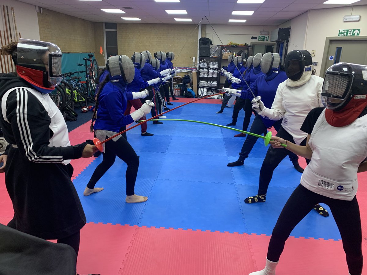 OnnaJuJitsuClub's tweet photo. 4️⃣days left to go for our ⁦@OnGuardSister⁩ event with Lorraine Rose and Beth Davidson.  #Excited ⁦@britishfencing⁩ 🤺 https://t.co/CLkNsKPcK2