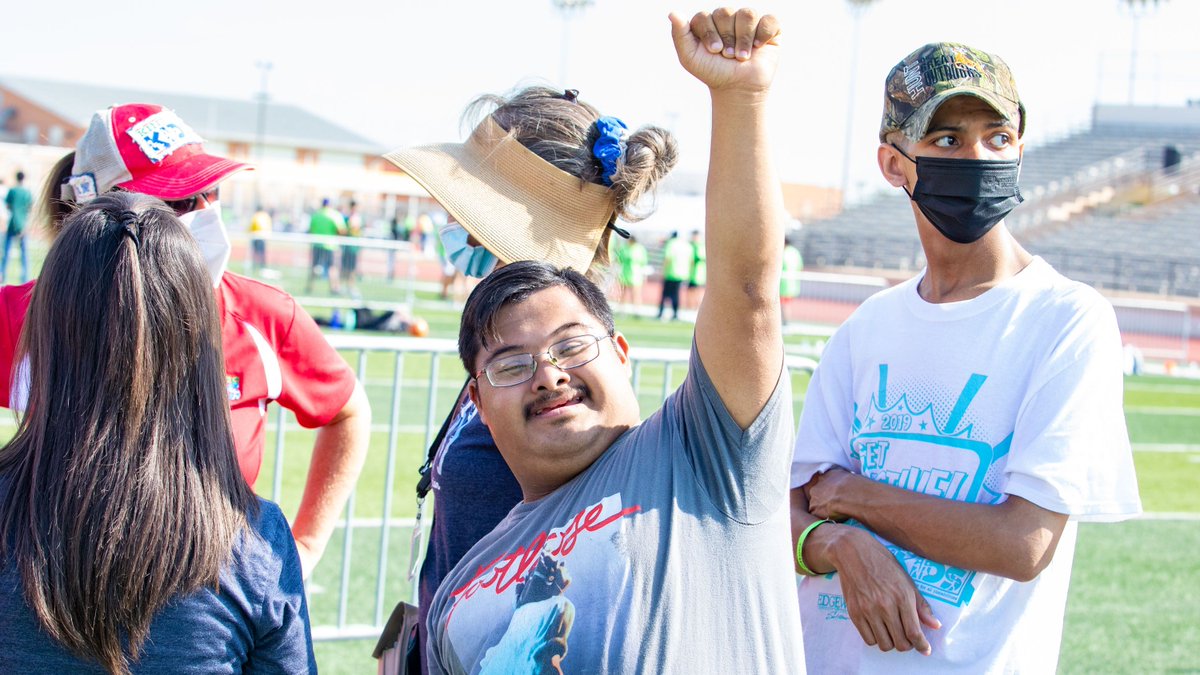 EISDofSA's tweet photo. 💪🏻 #GetActiveDay is in the books! @BurlesonSchool @EISDSpecial athletes rocked it in soccer, football, field events + more! Thank you @BelieveItSA @kinetickidstx!
📸 https://t.co/Vs3zvTcHZA https://t.co/dtEH7zMBRB