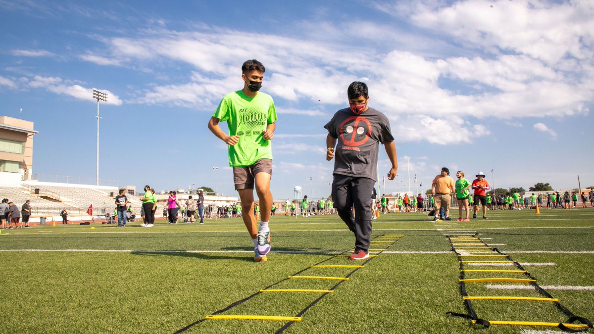 EISDofSA's tweet photo. 💪🏻 #GetActiveDay is in the books! @BurlesonSchool @EISDSpecial athletes rocked it in soccer, football, field events + more! Thank you @BelieveItSA @kinetickidstx!
📸 https://t.co/Vs3zvTcHZA https://t.co/dtEH7zMBRB
