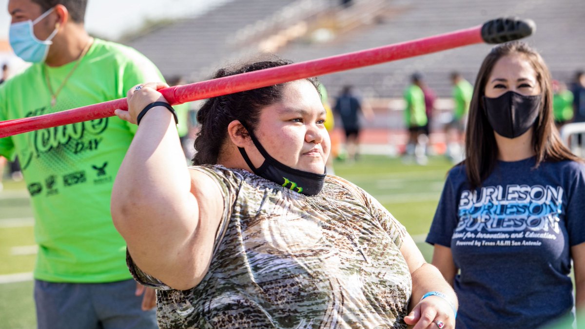 EISDofSA's tweet photo. 💪🏻 #GetActiveDay is in the books! @BurlesonSchool @EISDSpecial athletes rocked it in soccer, football, field events + more! Thank you @BelieveItSA @kinetickidstx!
📸 https://t.co/Vs3zvTcHZA https://t.co/dtEH7zMBRB