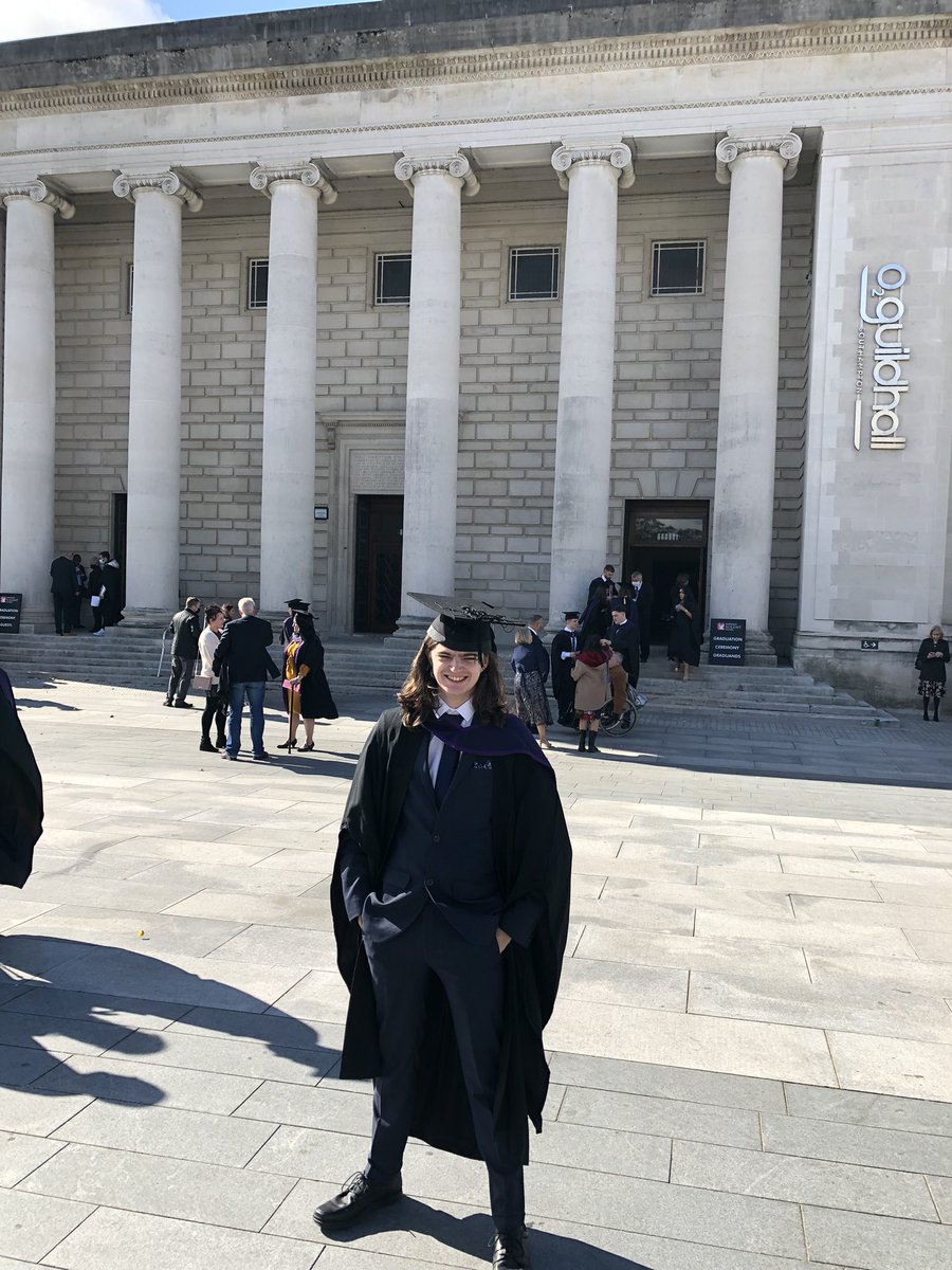 roblo97's tweet photo. Had a lovely graduation yesterday and it was fantastic to see everyone from @solentuni and @SolentSportsJ after all this time! #SolentForLife #ClassOf2020 https://t.co/wJhJwmtqfi