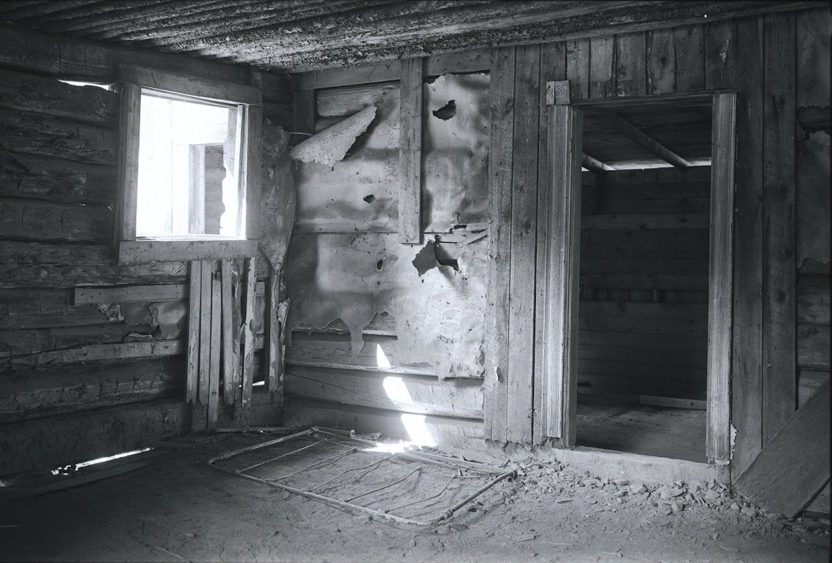 LilithPayneArt's tweet photo. #glacier #nationalpark #filmphotography #mediumformat #darkroom #homedev #illford #fuji #blackandwhitephotography https://t.co/JM1oFCBdBa