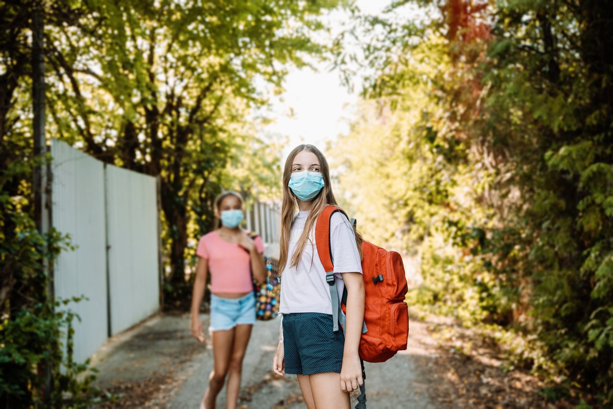 CPSTF's tweet photo. Today is #WalkToSchoolDay! Active travel to school interventions increase walking among students, and the benefits exceed the costs. Read the #CPSTF recommendation and systematic review evidence. #TheCommunityGuide https://t.co/mHUfVpghct https://t.co/wmqs4Rul1z