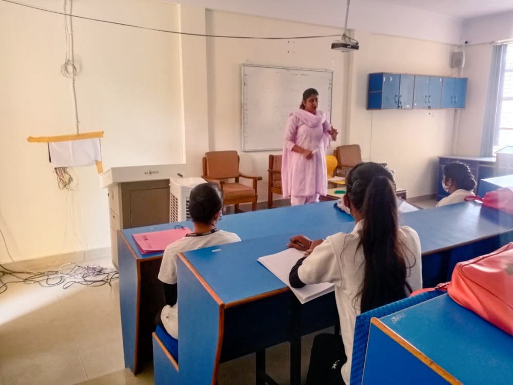 GDC_RS_Pura_NCC's tweet photo. NCC class taken by ANO Lt.Shaveta Choudhary (2J&K Girls BN) of GDC R.S Pura,Jammu where she guides the cdts about importance of NCC.
#GDCRSPURA
@DteJKL
@HQ_DG_NCC
@prodefencejammu
@Gdcpura
@Rajnathsingh_in
@DefenceMin/India
@drajaykumar_ias
@adgpi https://t.co/wMT3J4wsHO