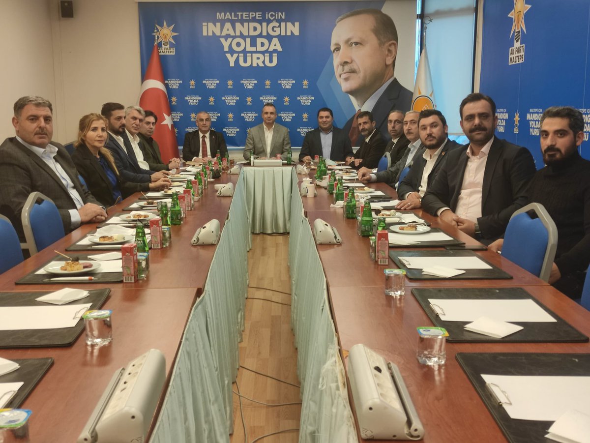 AKYerelIstanbul's tweet photo. Yerel Yönetimlerden Sorumlu İl Başkan Yardımcımız Sn. @MEjderBatur Başkanlığında, Maltepe Belediyesi Meclis Üyelerimiz ile İstişare ve Değerlendirme Toplantımızı Gerçekleştirdik. https://t.co/wukIBGeTgE