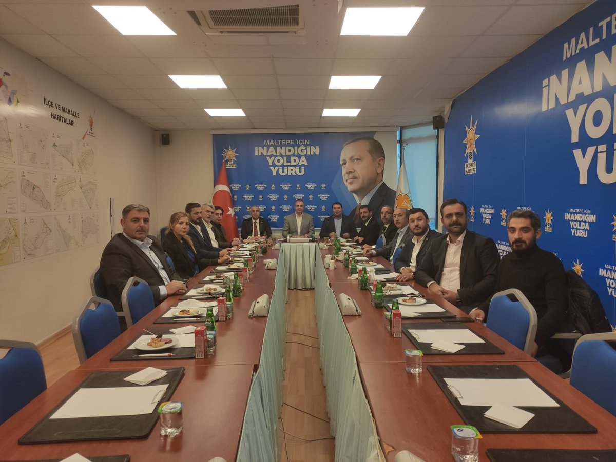 AKYerelIstanbul's tweet photo. Yerel Yönetimlerden Sorumlu İl Başkan Yardımcımız Sn. @MEjderBatur Başkanlığında, Maltepe Belediyesi Meclis Üyelerimiz ile İstişare ve Değerlendirme Toplantımızı Gerçekleştirdik. https://t.co/wukIBGeTgE