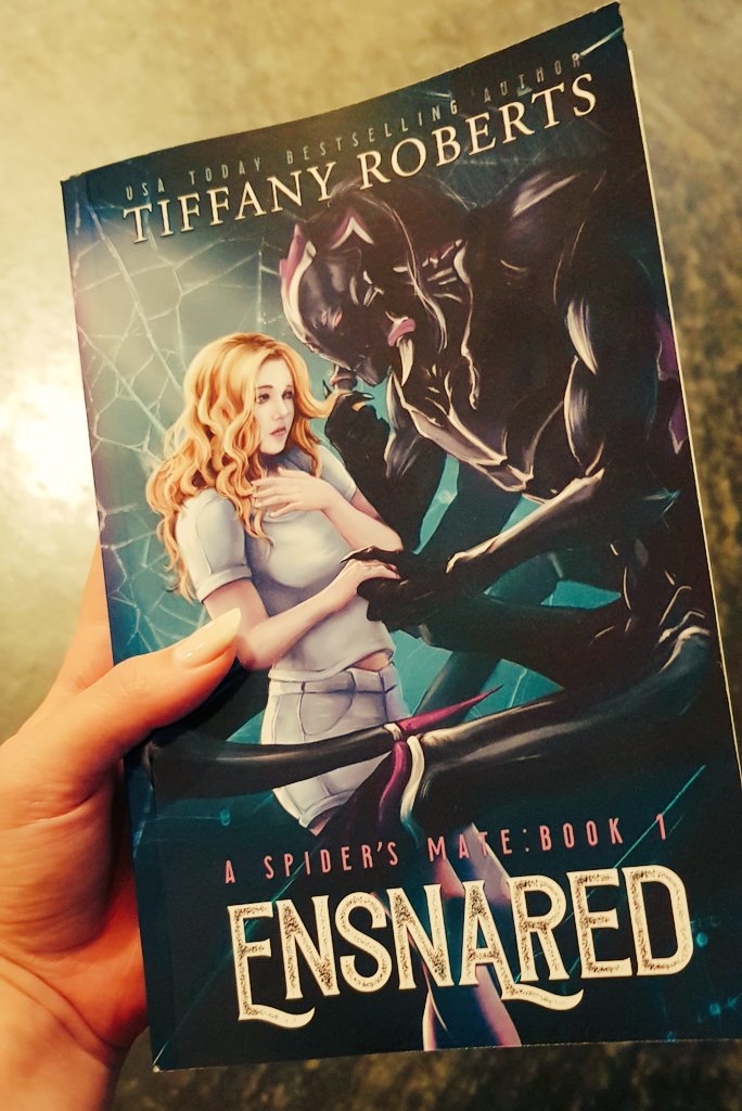 hebi_kitsune's tweet image. @TiffanyRobertsF Look what came in the mail today &amp;lt;3 and it was printed in Poland xD it's where I come from xD uuh I am gonna read it aaaalll over again #ketahn #ensnared #ivy