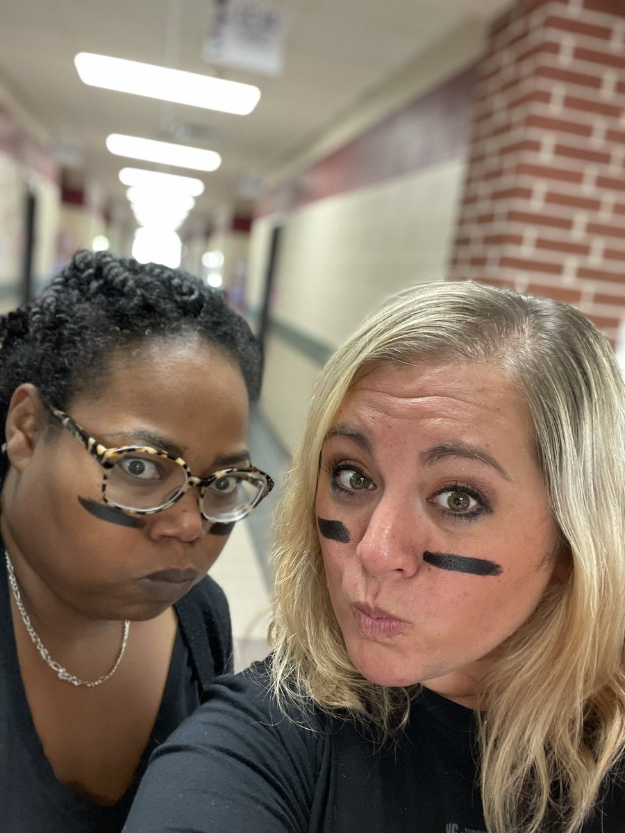 Supporting our Tigers!
#cryar #gameon <a href="/CryarCISD/">Cryar Intermediate, Conroe ISD</a>