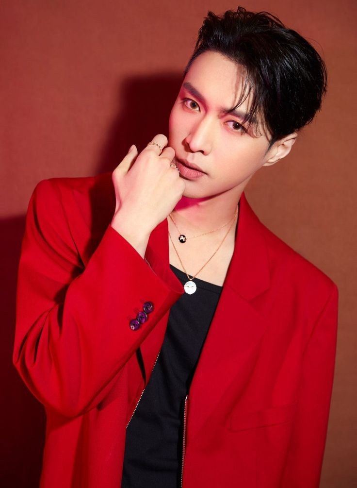 blankpaggee's tweet photo. HAPPY BIRTHDAY LAY 🎉🎉

May your special day be as bright as you are. Happy birthday to one of the most amazing people in my life 🥳💜

HAPPY LAY DAY 💜

#AllRounderLAYDay #LAYTrueFire #HappyLayDay @layzhang @weareoneEXO https://t.co/g9XeSbfoKs