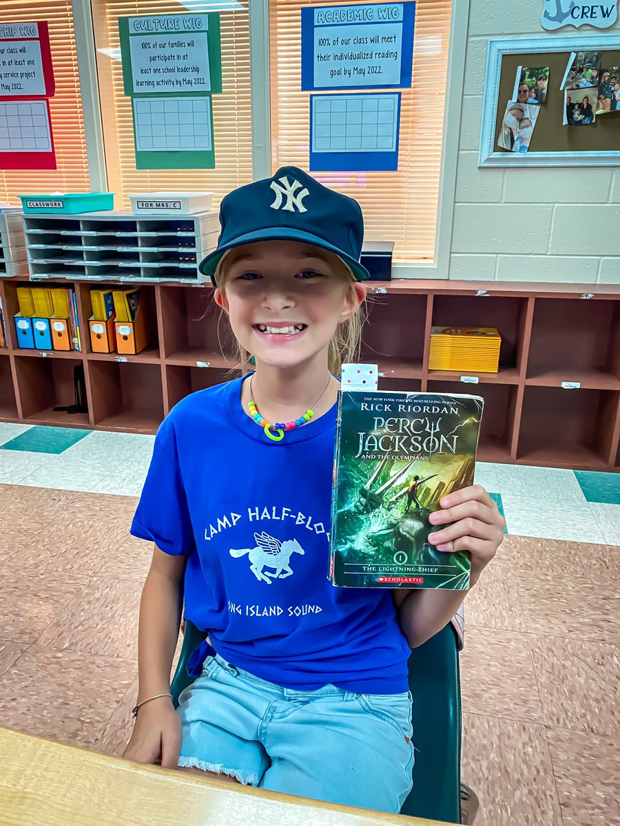 MarshaColbert5's tweet photo. @Flipgrid Live event with @rickriordan has the Crew soooo excited!! They are HUGE fans of his work! Learning all about his writing process. ❤️✏️ @DisneyBooks @collierschools @VMEPatriots #UnleashGreatness https://t.co/q3SVAmwuVt