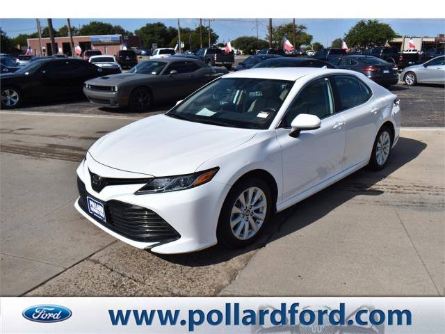 PollardUsedAveQ's tweet photo. This pre-owned 2019 #Toyota #Camry's comfortable seats🪑, smooth ride🛣 and powerful climate control mean a pleasant experience for passengers of all sizes🤩! With only 37,707 miles🔥this vehicle will not last long✅!
Visit us today👉🏻: https://t.co/4A9H0CDS5v
#pollardused #sedan https://t.co/4IKc7aLBaz
