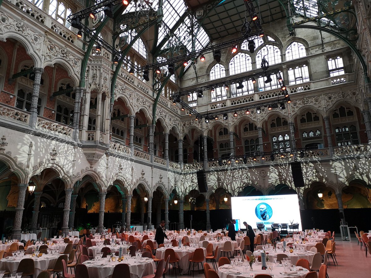 nanske's tweet image. Awards and diner time #hrtechbe