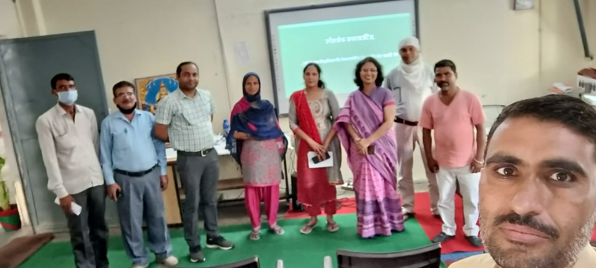 madhuri_var's tweet photo. Wat u sow is ,wat u reap
Parent n teacher r 2 imp person shaping one's life. What v r today is a reflection of teaching given by our parent and teacher. #AdarshPalakYojana under #parentoutreachprogram , evry stake holder pledged 4 a new start as a responsible parent.
#delhismc https://t.co/qAkIDDemjL