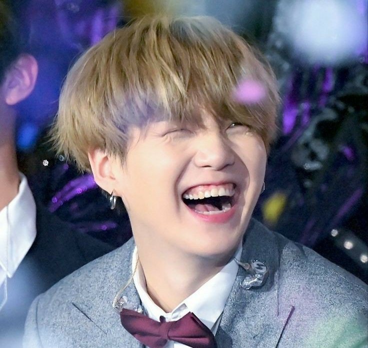 TheBookShesNot1's tweet photo. My reactions of find out the title and other information of the book #thebookimnotwriting: ✨ bts edition ✨ https://t.co/Ma2YkK7O2P