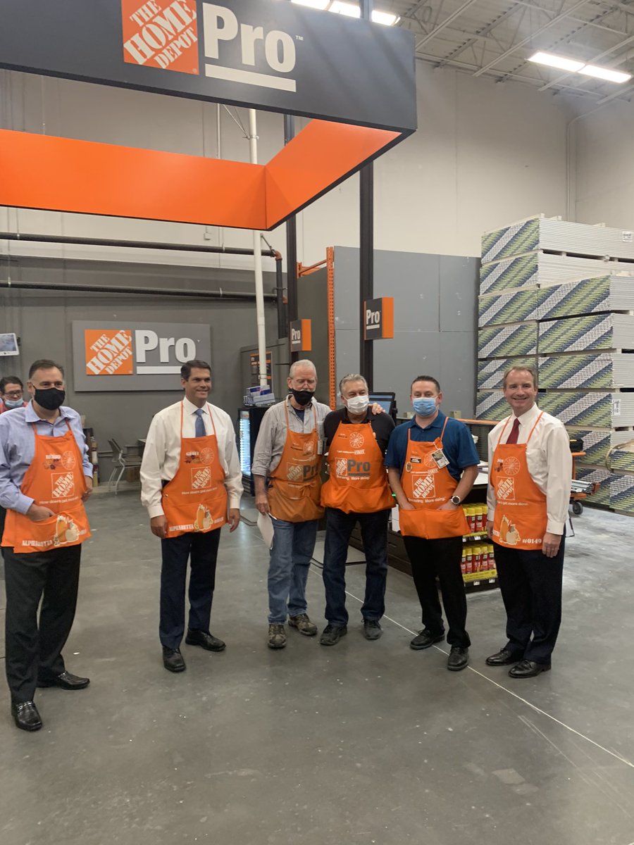 OmyThd's tweet photo. Outstanding Store Walk at 0149 Alpharetta with Lieutenant Governor @GeoffDuncanGA and GA Senator John Alberts @KMTovey  @IhsanMateen @kale_self #HDSTOREWALKS #district1 #MakingaDifference https://t.co/xxcJBEcO43