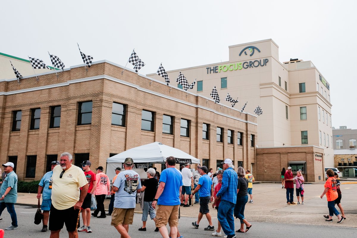 TheFocusGroupMS's tweet photo. Welcome Cruisers!

It's always a great day to hear the live music and see all the amazing cars from our office. We hope everyone has an awesome day at the Biloxi Block Party! https://t.co/X9Za7wy983
