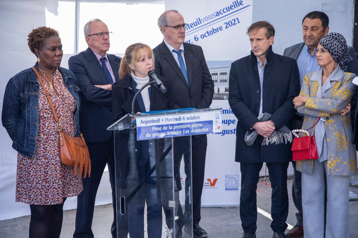 GMothron's tweet photo. Très heureux de poser, ce matin, la première pierre du futur groupe scolaire des Augustins dans le centre ville de la @VilleArgenteuil  en présence de Philippe MALIZARD, sous-préfet d’Argenteuil, pour l’État et de Malika Ahrès pour le département du Val d’Oise. https://t.co/EwKZnRD2tc