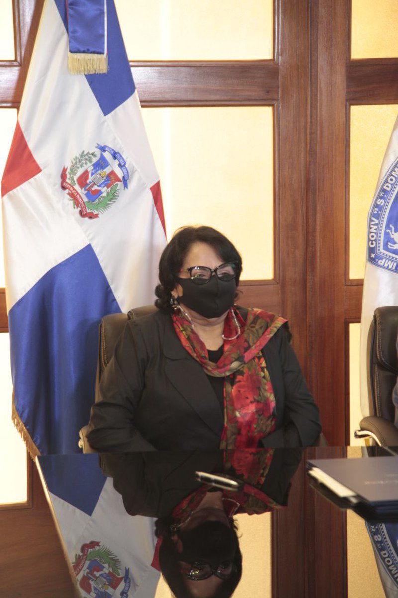 UniversidadUASD's tweet photo. Polanco Melo expresó su satisfacción por el acuerdo suscrito con la fundación BHD por la importancia que tiene para la sociedad dominicana la formación en valores
#UASDBHD https://t.co/XNdSE6rRMv
