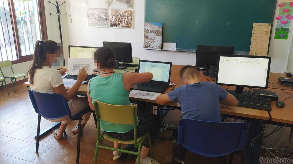 PicenaVuela's tweet photo. Uno de los usos más importantes de nuestro ordenador es la posibilidad de escribir textos. 🖥🖱
#GuadalinfoPicena #Guadalinfo #BrechaDigital https://t.co/6Fmv03rbTP
