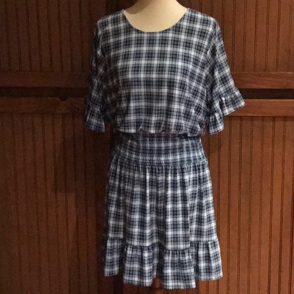 So good I had to share! Check out all the items I'm loving on <a href="/Poshmarkapp/">Poshmark</a> from @FoughtyA #poshmark #fashion #style #shopmycloset #nike #serenesunporch #michaelmichaelkors: posh.mk/mqImoKcH8jb