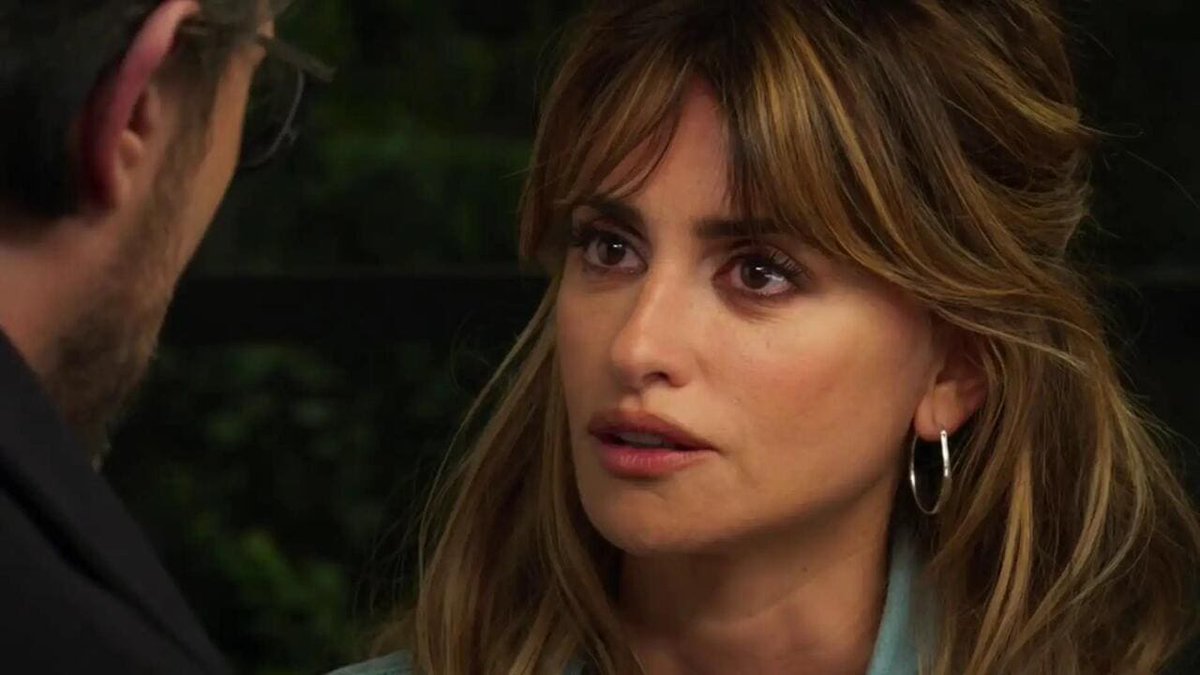 Aquí tenéis nuestra crítica de #MadresParalelas. Pedro Almodóvar explota su personalidad reivindicativa para reflexionar sobre temas como la memoria histórica, los crímenes del franquismo, el feminismo y la violencia machista, entre otros. 🍿➡️ow.ly/Dqxv50Gn5gX