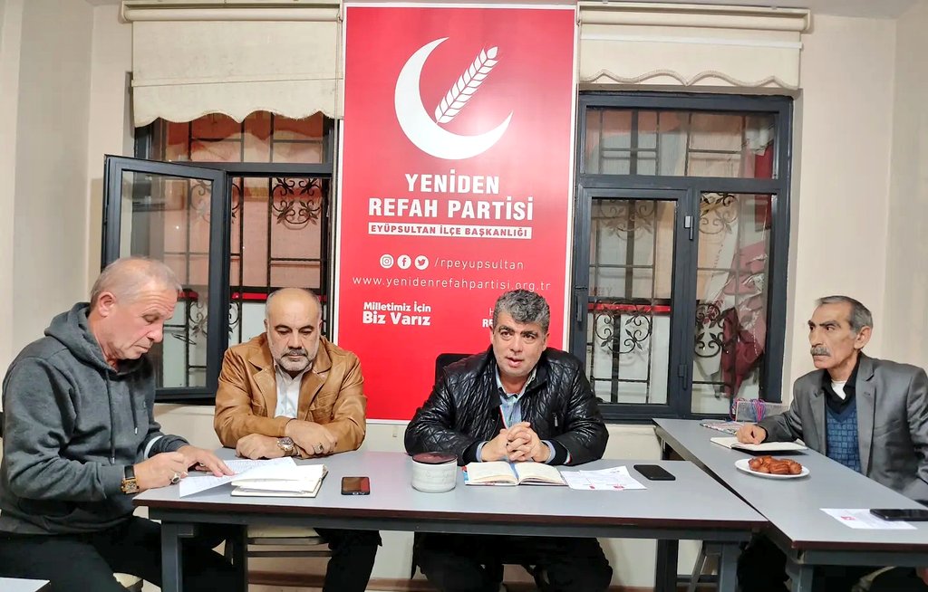 rpeyupsultan's tweet photo. İlçe başkanımız sayın Lokman ÇELİK riyasetinde haftalık olağan yönetim kurulu toplantımızı gerçekleştiriyoruz.
Allah hayırlara vesile eylesin inşallah.
#BuradaGelecekVar
#BuradaHeyecanVar
#BuradaRefahVar https://t.co/qzqmLnIiSm