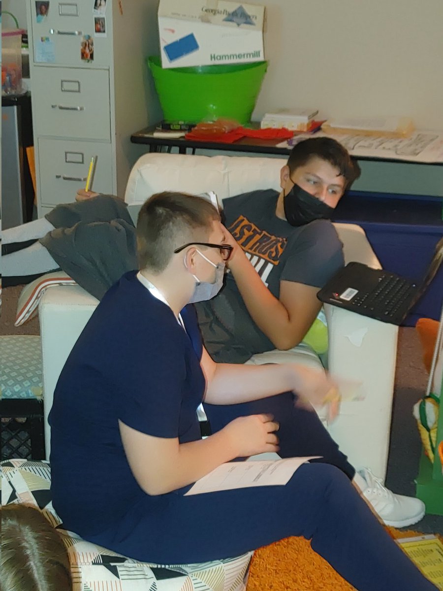 SwainTrain10's tweet photo. I ❤️ Edgar Alan Poe and the Tell Tale Heart. Studying how a character's motivation influences the story. @Lpjhbullpups #peerpartners #insane  #8thgradeELAisAwesome #LPGreaThinhs #lovemyjob https://t.co/uoJYfcXbpp