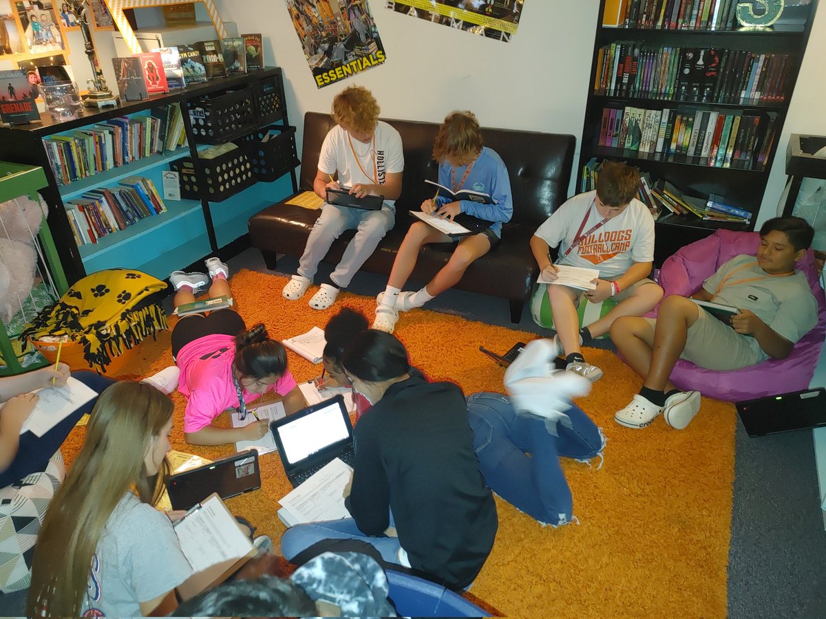 SwainTrain10's tweet photo. I ❤️ Edgar Alan Poe and the Tell Tale Heart. Studying how a character's motivation influences the story. @Lpjhbullpups #peerpartners #insane  #8thgradeELAisAwesome #LPGreaThinhs #lovemyjob https://t.co/uoJYfcXbpp