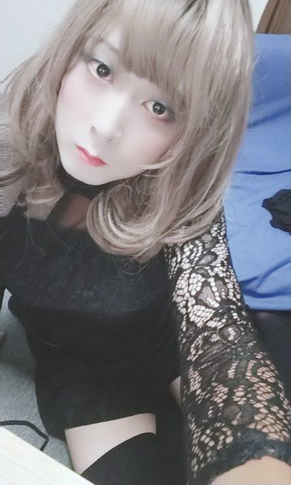 るる 女装垢’s pics and videos