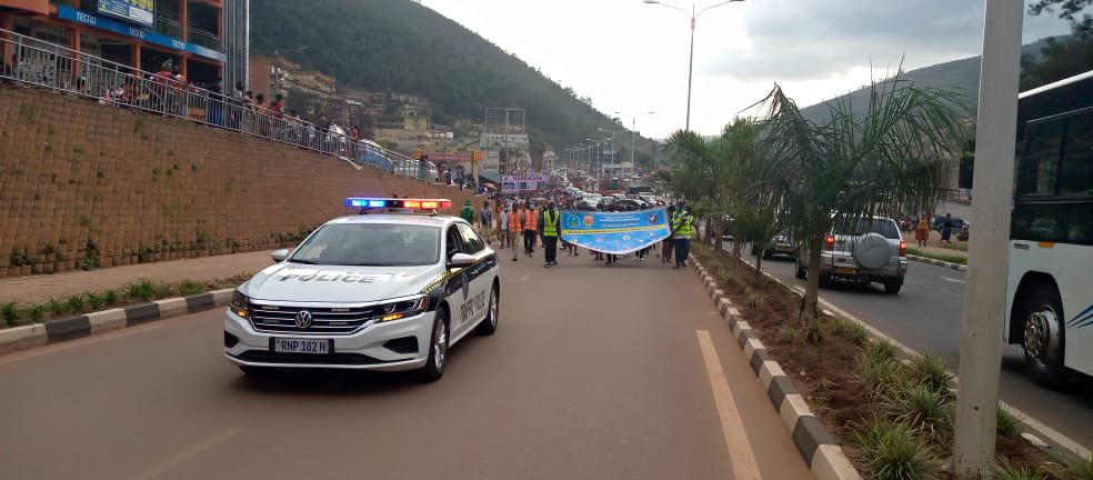 MuhimaRwanda's tweet photo. Uyu munsi mu @MuhimaRwanda urugaga rw’abikorera @PSF_Rwanda mu @Teterocell bakoze Ubukangurambaga kuri #operationcovidfree mu nsanganyamatsiko  “NO MOMO PAY NO SERVICE” na “NO MASK NO SERVICE” @RwandaLocalGov @gatjmv @PSF_Rwanda @CityofKigali @PudenceR @merardmp @Nyarugenge https://t.co/L67CswCtR7