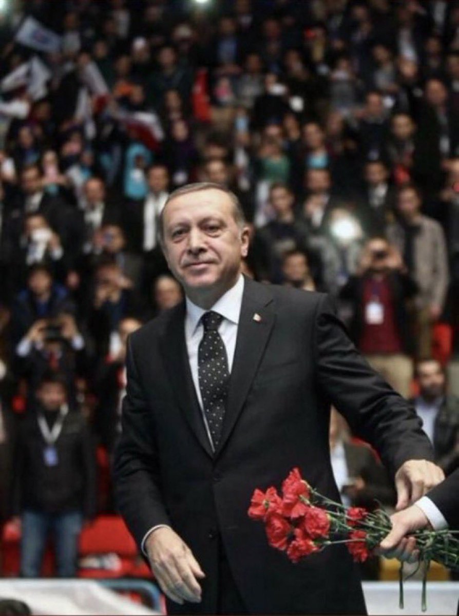 HuseyinYayman's tweet photo. Siyasi hayatı bitti dediler! 
Muhtar bile olamaz dediler!
Seni Başkan yaptırmayacağız dediler!

Ancak bu Aziz millet Cumhurbaşkanımızı @RTErdogan’ı üst üste tam 15 seçim birinci yaptı

Başbakan yaptı!
Cumhurbaşkanı yaptı!
Dünya Lideri yaptı!

21. Asrın Lideri
#2023LideriErdogan🇹🇷 https://t.co/o3wkJVdwKU