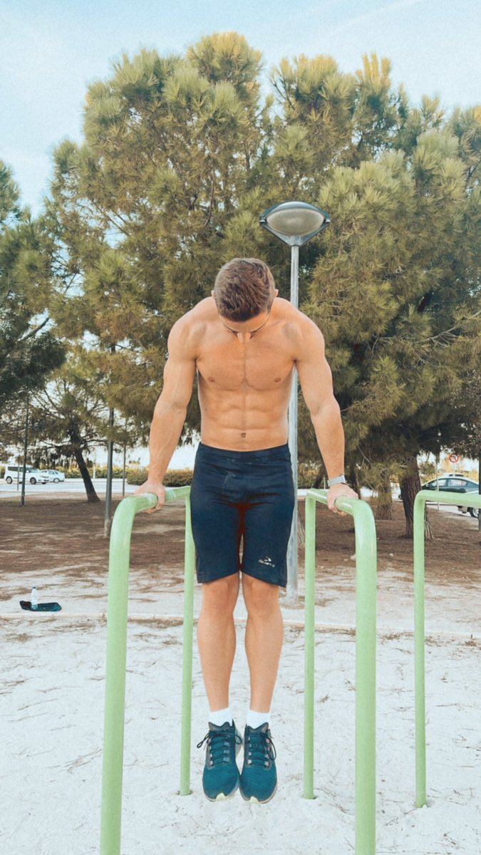 gυiσvαииi เvคภ tweet media