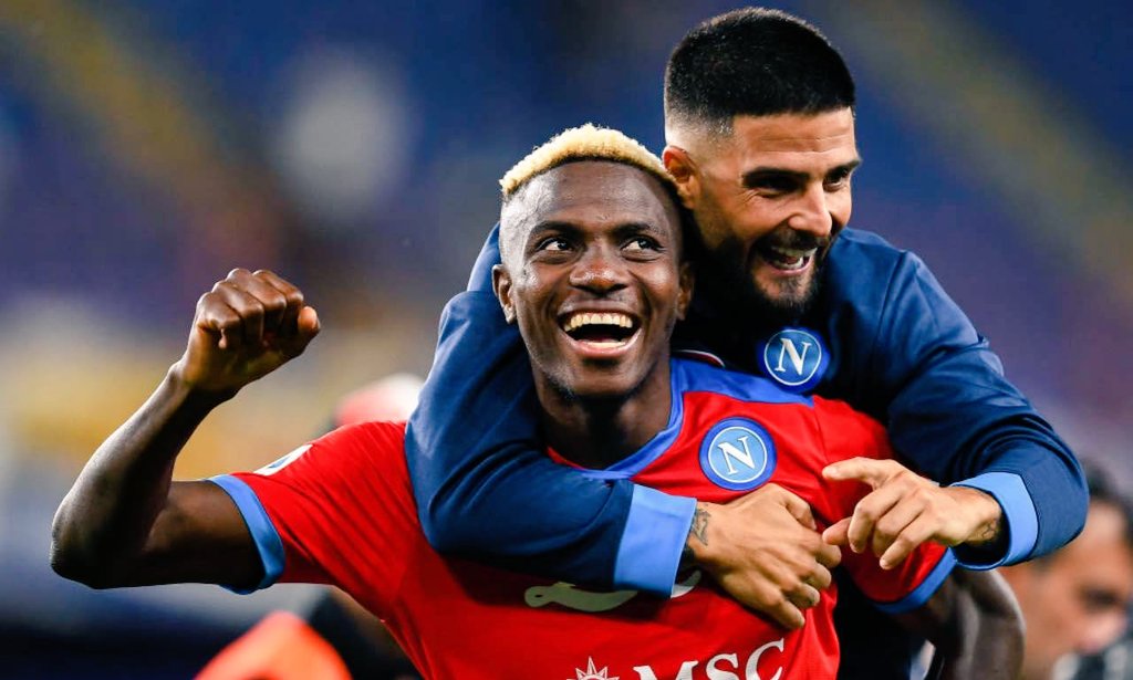 JoelSierra_'s tweet photo. 'Motivos para creer en el Napoli'
https://t.co/quyT9OduEf

Los múltiples recursos ofensivos, la movilidad en la medular, el liderazgo de Koulibaly, Anguissa, el talento de Osimhen para amenazar en área y desde lejos... ¿Tiene Spalletti un equipo ganador? Motivos hay para pensarlo https://t.co/zD10JCjMT1